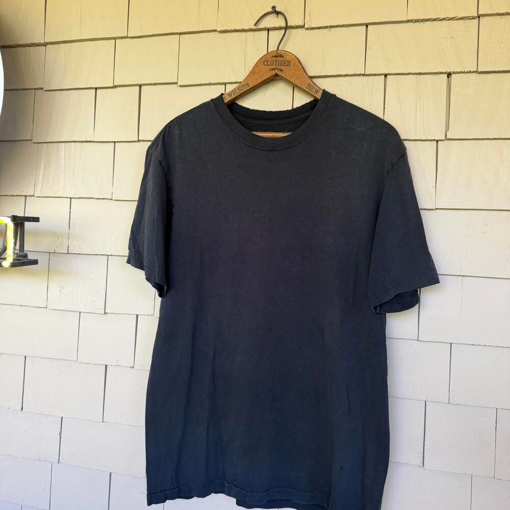Patagonia Men's Black and Grey T-shirt